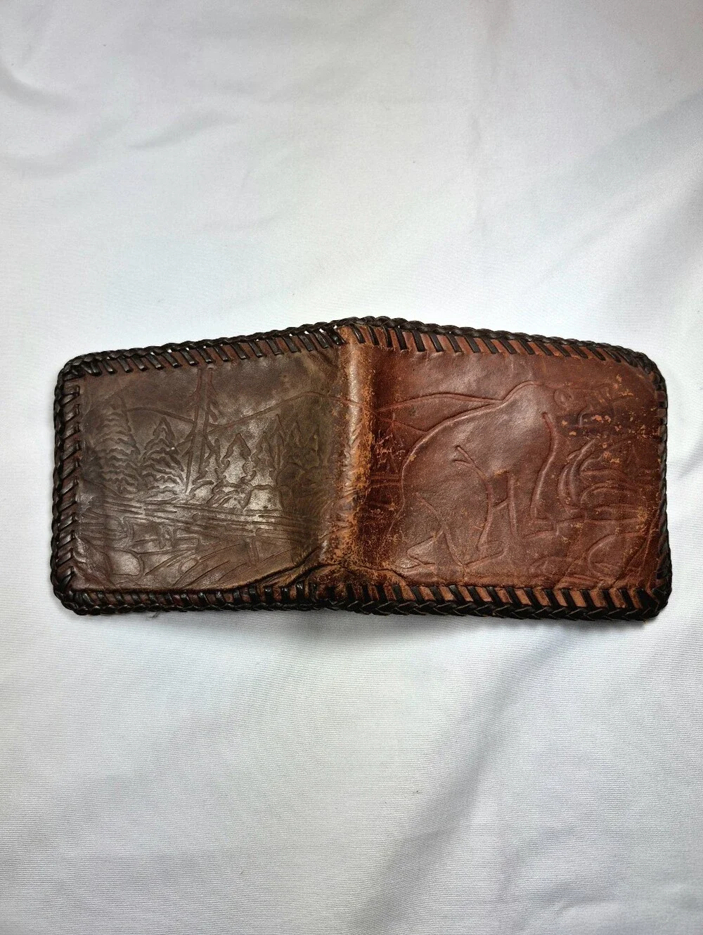 Vintage Hand Tooled Leather Bifold Wallet Whipstitch Wilderness Scene Key/Card